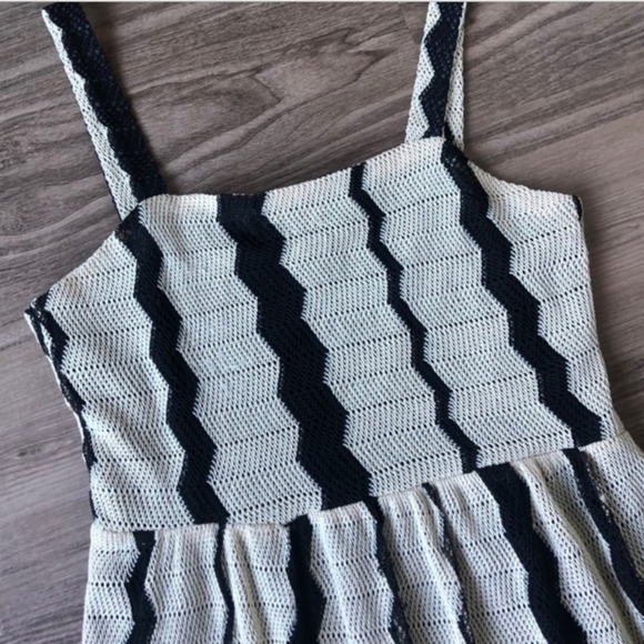 Zara Elegant Striped Beige and Black Dress Small - Picture 4 of 6